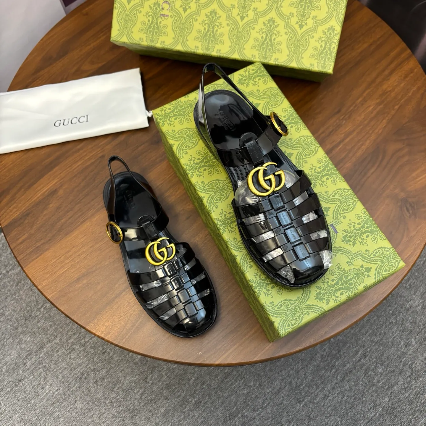 Men's shoes 260💰 [Gucci] Counter quality, top-quality original goods, real photos! Original TPU material, fine workmanship, comfortable; genuine 1:1 replica Size: 36 ~ 46 Half drag: 38 ~ 45